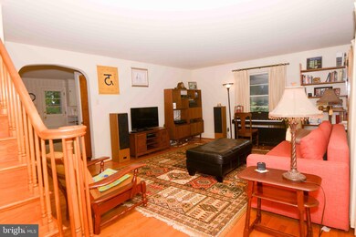 423 N Colonial Dr, Hagerstown, MD 21742 - photo 3