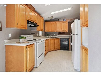 1000 S McKern Ct unit 40, Newberg, OR 97132 - photo 7