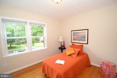 6322 Hillsborough Dr, Falls Church, VA 22044 - photo 4