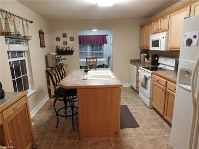 944 Uwharrie St, Asheboro, NC 27203 - photo 3