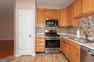 8208 Barrington Ct, Severn, MD 21144 - photo 2