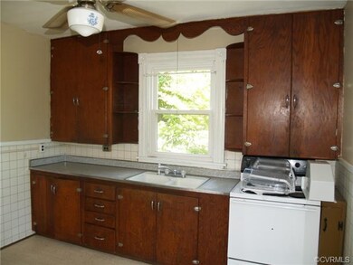 Wood Kitchen Cabinetry