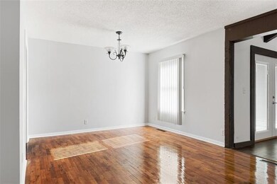 Dining room off kitchen