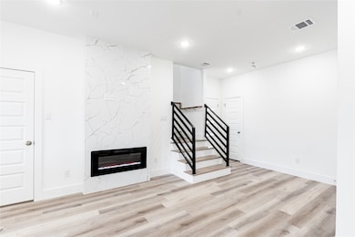 This duplex features all gas appliances (tankless