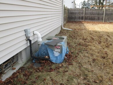 203 Massachusetts Ave, Warwick, RI 02888 - photo 4