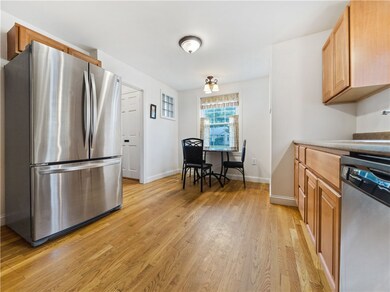 Eat-In-Kitchen - HW Floors, SS Appliances, Maple C