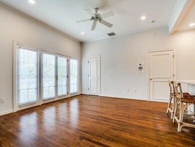 4535 Chapel Hill Rd unit Quest Quarters, Dallas, TX 75214 - photo 2