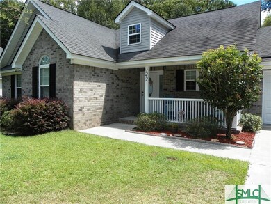 142 Crossing front view