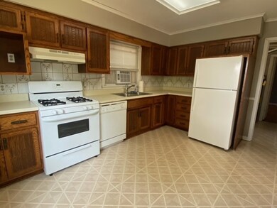 317 S River Rd, Algonquin, IL 60102 - photo 2