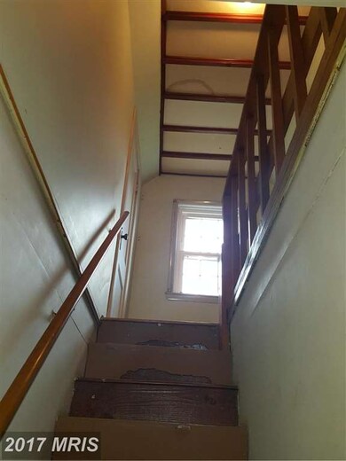 6409 Flanders Dr, Hyattsville, MD 20783 - photo 6