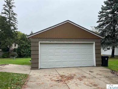 726 Garfield Ave, North Mankato, MN 56003 - photo 3