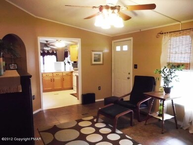 301 Pine Cir, Walnutport, PA 18088 - photo 2