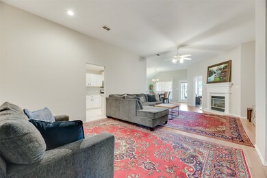 2812 Hilcroft Ave, Denton, TX 76210 - photo 6