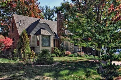 2819 44th St, Des Moines, IA 50310 - photo 2