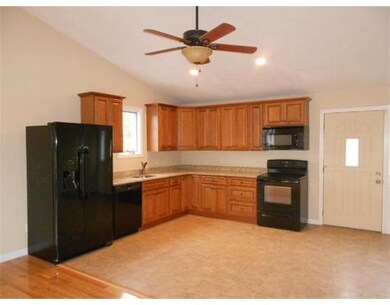 75 Elm St unit 75, Blackstone, MA 01504 - photo 2