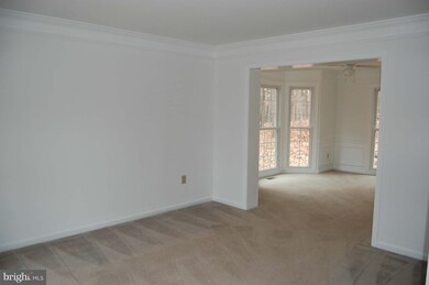 8800 Admiral Dr, Laurel, MD 20708 - photo 3