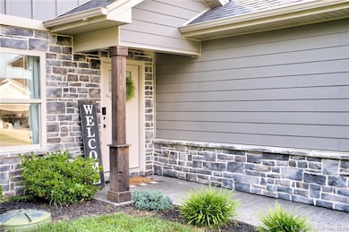 5501 Limestone Creek Dr, Charlestown, IN 47111 - photo 2