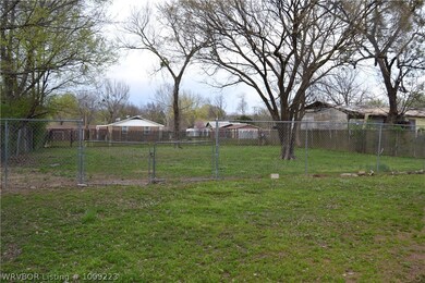 502 SW 3rd St, Muldrow, OK 74948 - photo 5