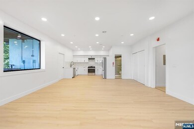 114 Pine St unit 2, Cliffside Park, NJ 07010 - photo 3