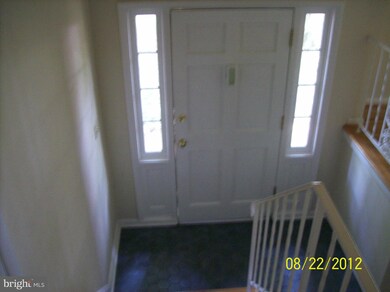 9107 Santayana Dr, Fairfax, VA 22031 - photo 2