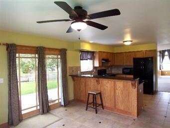 1430 Westbury Cir, North Aurora, IL 60542 - photo 3