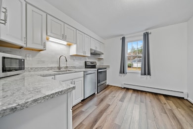 8 Donovan Ct, MerriMacK, NH 03054 - photo 5