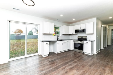 943 Union St, Dansville, MI 48819 - photo 2