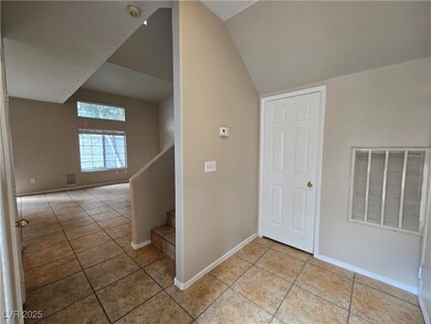 9264 Apache Springs Dr, Las Vegas, NV 89117 - photo 4