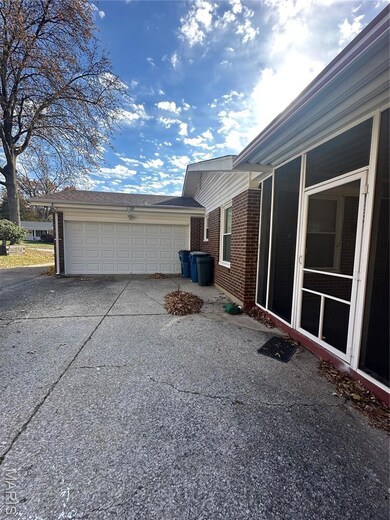 4359 Blythewood Dr, Florissant, MO 63033 - photo 4