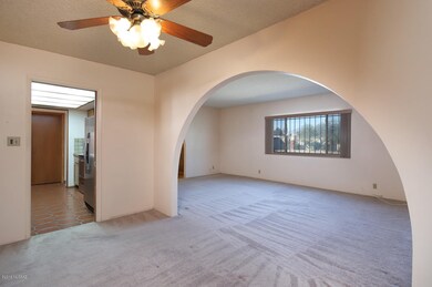 Arched entry to dining room