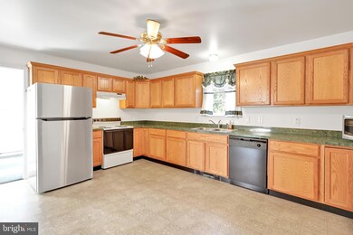 852 Trestle Ct, Pine Grove, PA 17963 - photo 5