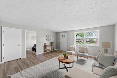 7686 Pinehurst Dr, Mentor On the Lake, OH 44060 - photo 3