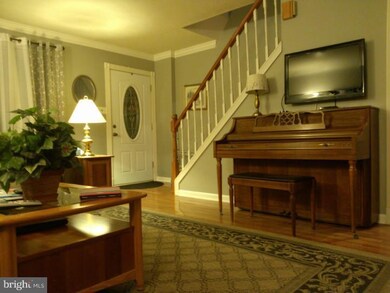 2527 Casimir St, Philadelphia, PA 19137 - photo 2