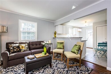 YOU'LL LOVE THE OPEN CONCEPT WITH A LOADS OF SEATI