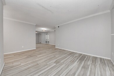 2744 Briarhurst Dr unit 23, Houston, TX 77057 - photo 6