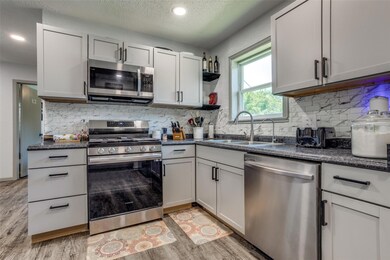 121 Leslie St, Bonham, TX 75418 - photo 7