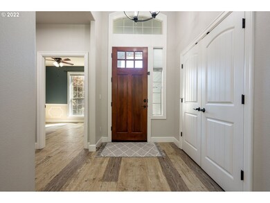 14677 SE Island Woods Ct, Clackamas, OR 97015 - photo 2