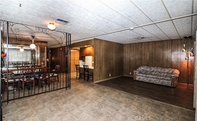 13829 Riviera Dr, Victorville, CA 92395 - photo 5