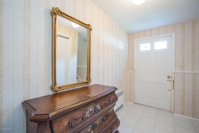 12 Gard Ct, Greenwich, CT 06831 - photo 3