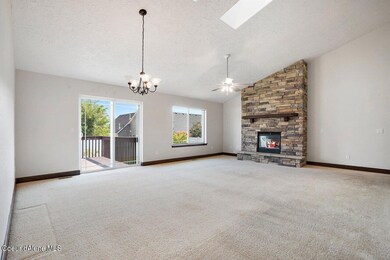 006-2656BlackberryLoop-Hayden-ID-83835-S