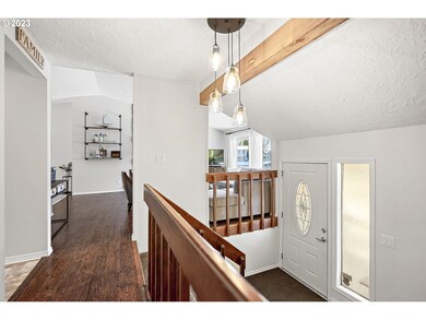 Living Room/Entrance