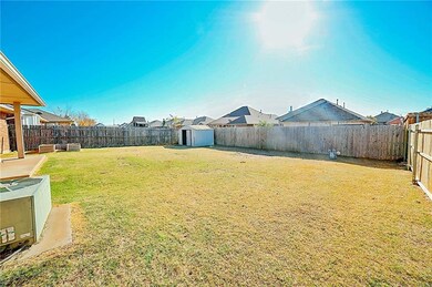 604 E Ne 21 Street St, Moore, OK 73160 - photo 3