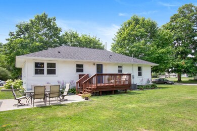 523 Amity St SE, Lowell, MI 49331 - photo 2