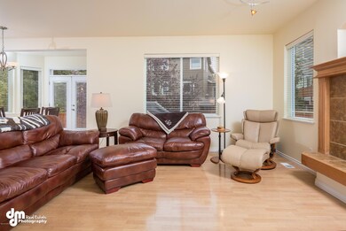 Living Room_1Q8A0322-FULL