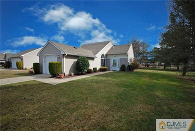 661B Azalea Plaza unit 661D, Monroe Township, NJ 08831 - photo 2