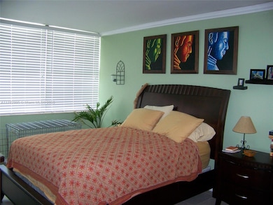 Villa Bay Vista unit 908, Miami Beach, FL 33141 - photo 6