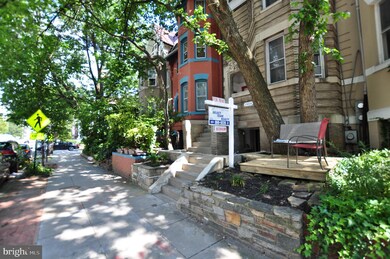 1904 Calvert St NW unit 3, Washington, DC 20009 - photo 2