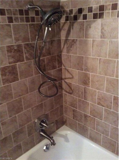 FULL Bath with Shower, Main Floor