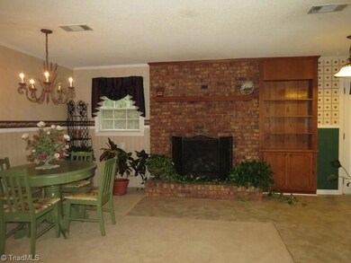 222 W Edison Dr, Statesville, NC 28625 - photo 6