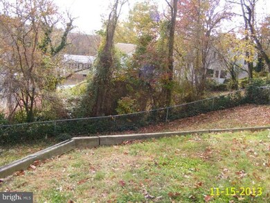 6015 Somerset Rd, Riverdale, MD 20737 - photo 4